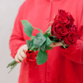 7 эквадорских красных роз Фридом 60см заказать