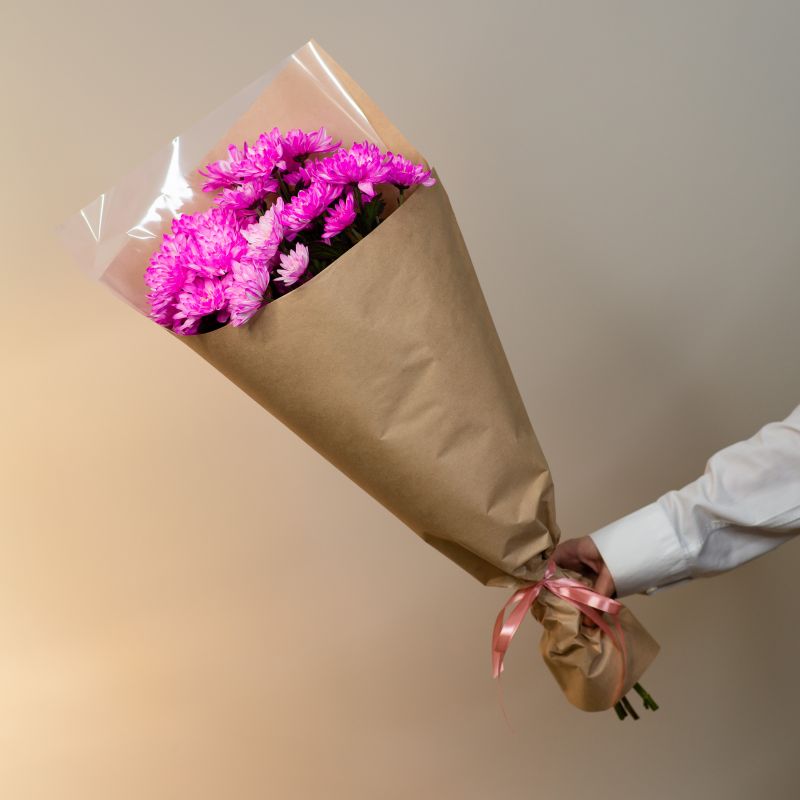 Букет из 5 розовых хризантем(с упаковкой) с доставкой