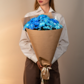 Букет из 9 голубых хризантем(с упаковкой) купить