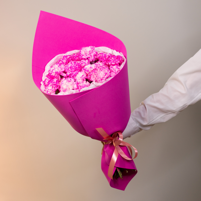 Букет из 25 розовых гвоздик(с упаковкой) с доставкой