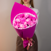 Букет из 25 розовых гвоздик(с упаковкой) заказать