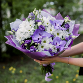 Букет с орхидеями, хризантемой и альстромериями с доставкой