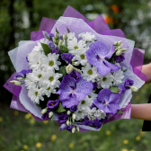 Букет с орхидеями, хризантемой и альстромериями купить