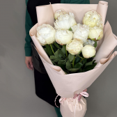 Букет из 9 белых пионов в упаковке купить